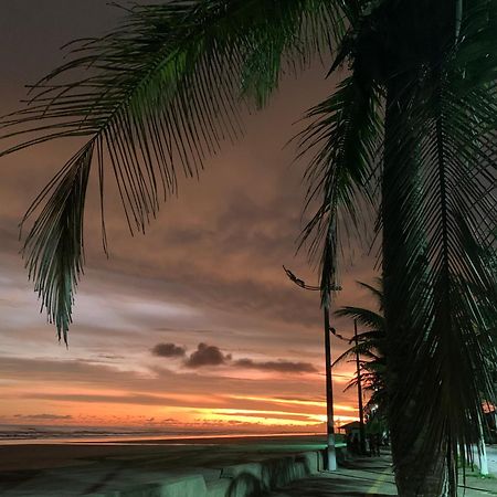 Lindo Sobrado Amarelo -Proximo A Praia Mongagua Ngoại thất bức ảnh